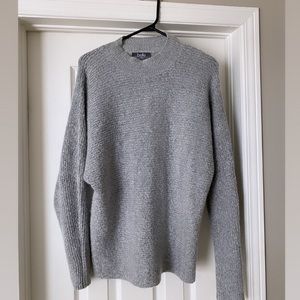 Cozy gray sweater 😊